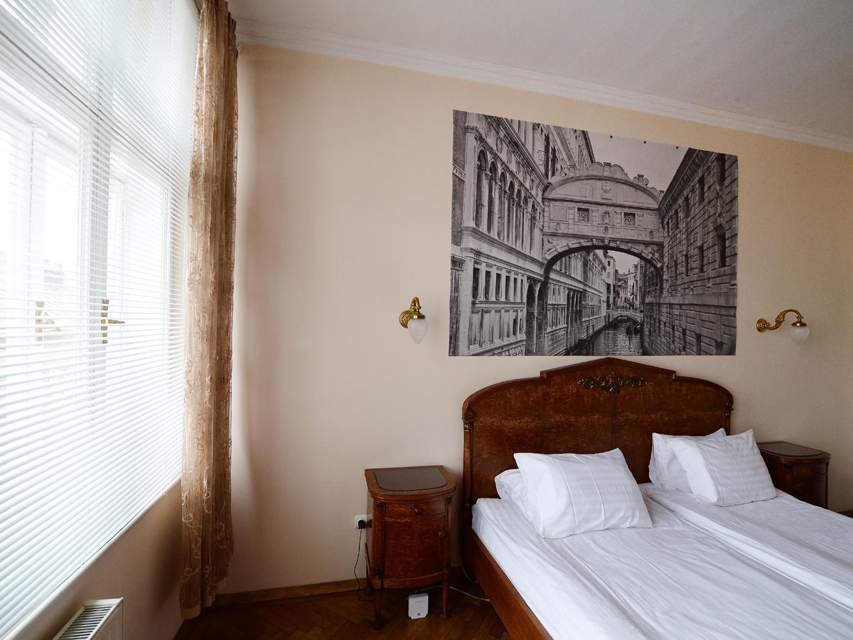 The Historical Family Nest In City Centre Lviv Bagian luar foto